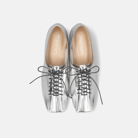 予約：2026SS：レースアップフラットシューズ（m10311）シルバー/mamian（マミアン）